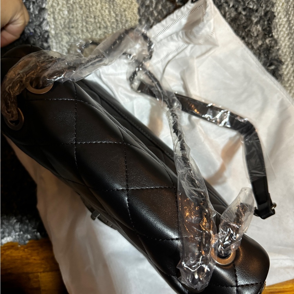 UNBRANDED Black Quilted Leather Shoulder Bag - Picture 4 of 5